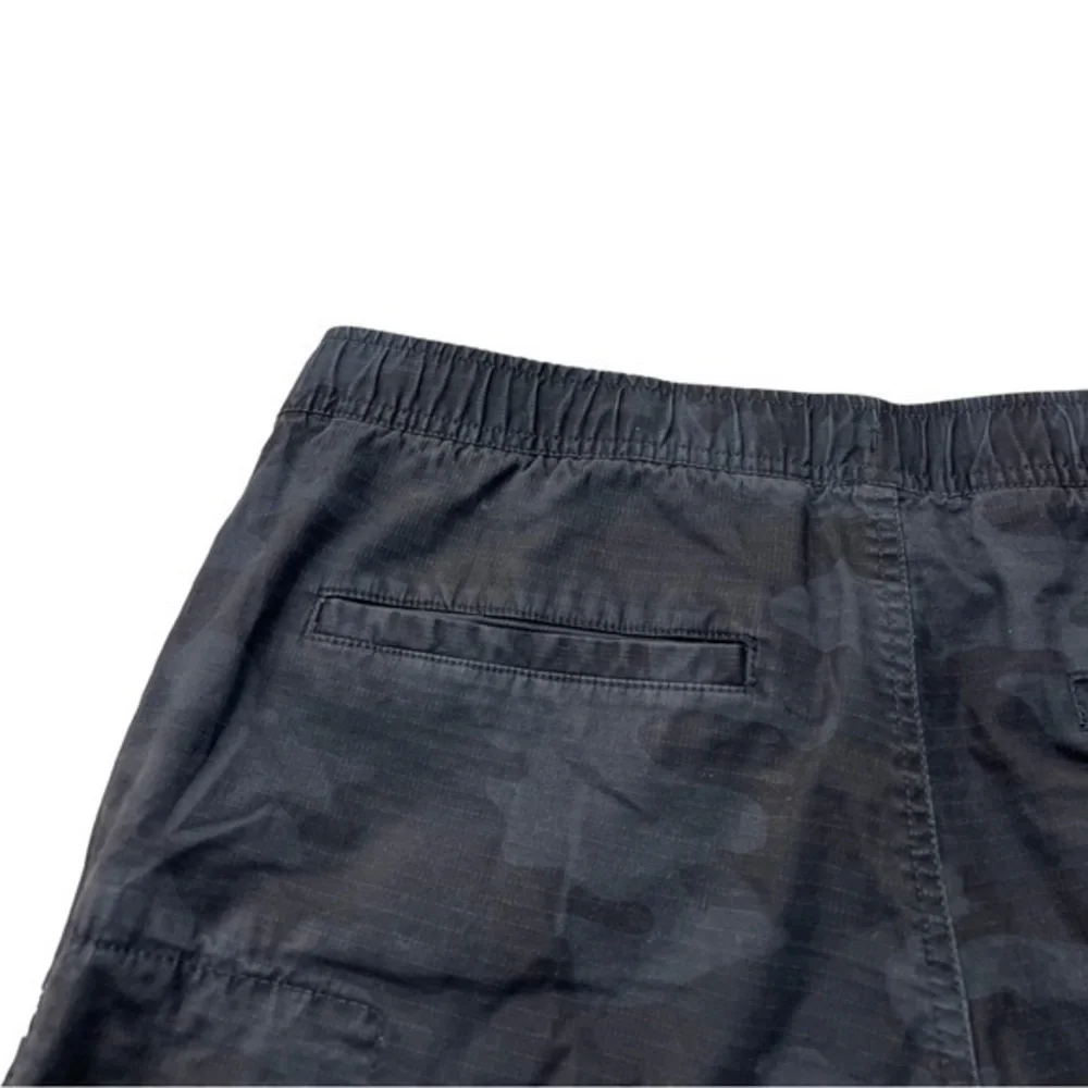 Vuori Ripstop Black Camo‎ Shorts